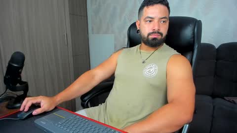 Snapshot of robby_k chatting on 01/19/25, 04:22 Robby online show from 01/19/25, 04:22