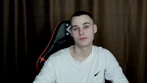 robert10211 online show from 02/17/25, 07:10