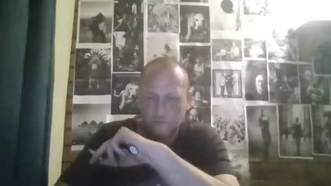 Snapshot of robert69huge chatting on 02/20/26, 10:05 robert69huge online show from 02/20/26, 10:05