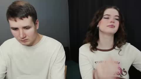 Snapshot of robert_lisa chatting on 02/23/25, 02:40 Lisa and Robert i am online all days 900 am GMT3 online show from 02/23/25, 02:40