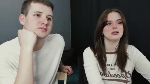 Snapshot of robert_lisa chatting on 03/02/25, 04:28 Lisa and Robert i am online all days 900 am GMT3 online show from 03/02/25, 04:28