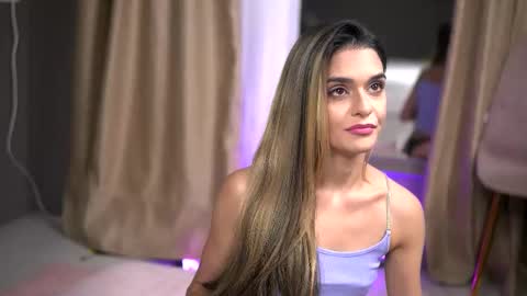 Snapshot of robertarosetti chatting on 11/19/25, 11:21 Roberta online show from 11/19/25, 11:21