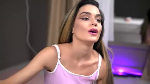 Snapshot of robertarosetti chatting on 11/22/25, 11:42 Roberta online show from 11/22/25, 11:42