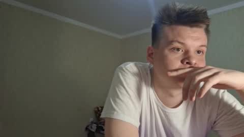 Snapshot of robertdedildo chatting on 12/11/24, 12:55 Robert online show from 12/11/24, 12:55