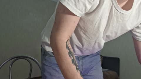 Snapshot of robertdedildo chatting on 12/14/24, 02:31 Robert online show from 12/14/24, 02:31