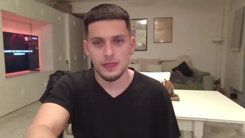 Roberto online show from 11/02/25, 04:42