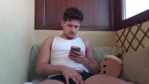 Snapshot of roberto_twink1 chatting on 03/11/26, 06:41 Roberto online show from 03/11/26, 06:41