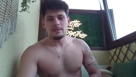 Snapshot of roberto_twink1 chatting on 04/01/26, 10:16 Roberto online show from 04/01/26, 10:16