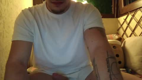 Snapshot of roberto_twink1 chatting on 04/07/26, 05:35 Roberto online show from 04/07/26, 05:35