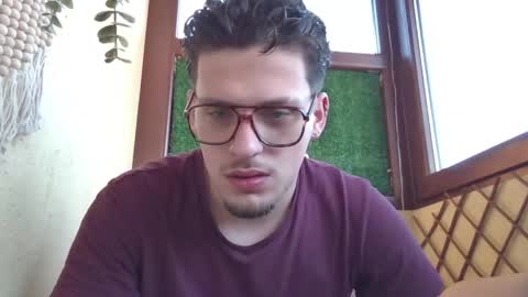 Snapshot of roberto_twink1 chatting on 04/27/26, 05:38 Roberto online show from 04/27/26, 05:38