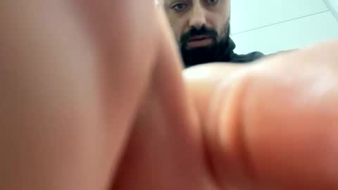 Snapshot of robertoroby12 chatting on 01/31/25, 07:29 robertoroby12 online show from 01/31/25, 07:29