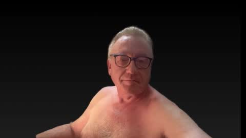 RobertTheRabbit online show from 12/17/25, 02:45