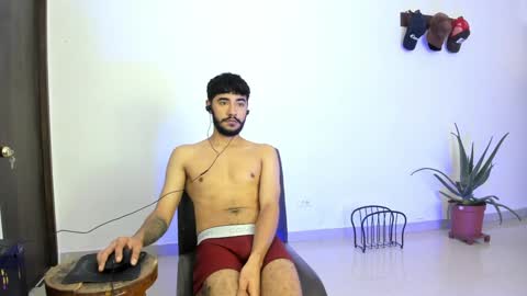 roberx_12 online show from 02/05/25, 02:48