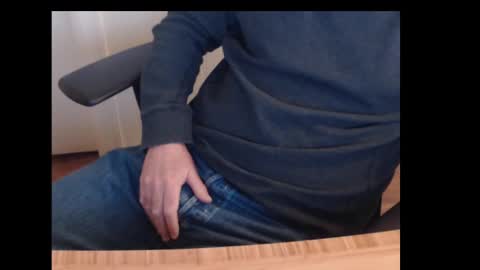 robidan6923 online show from 02/19/25, 02:44