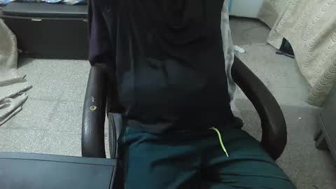 Snapshot of robin2010ken_ chatting on 11/15/25, 04:47 robin online show from 11/15/25, 04:47