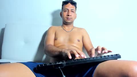 robin_sexx1 online show from 11/30/25, 10:03