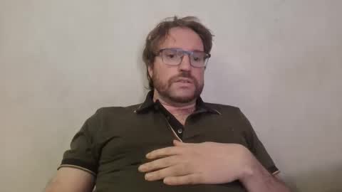 Snapshot of robinouhot chatting on 02/21/25, 01:33 robinouhot online show from 02/21/25, 01:33