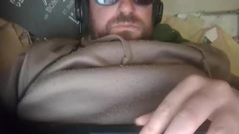 Snapshot of robinouhot chatting on 03/23/26, 02:59 robinouhot online show from 03/23/26, 02:59