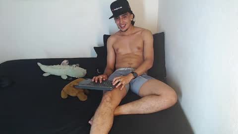 Snapshot of robisson_zack chatting on 04/11/26, 07:56 Robisson Zack online show from 04/11/26, 07:56