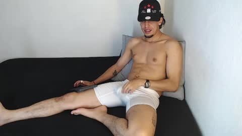 Snapshot of robisson_zack chatting on 05/18/26, 04:18 Robisson Zack online show from 05/18/26, 04:18