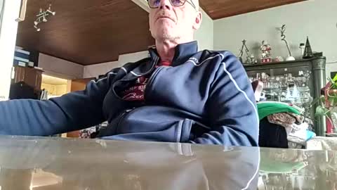 Snapshot of robke1966 chatting on 12/28/24, 10:58 robke1966 online show from 12/28/24, 10:58