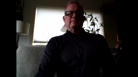 Snapshot of robo0000 chatting on 10/25/25, 09:31 robo0000 online show from 10/25/25, 09:31