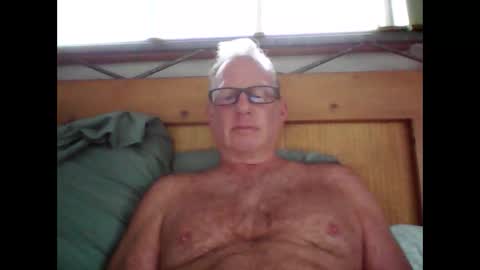 robo0000 online show from 04/13/26, 02:44