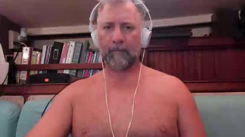 Snapshot of robotmodel420 chatting on 02/13/25, 03:14 RobotModel420 online show from 02/13/25, 03:14