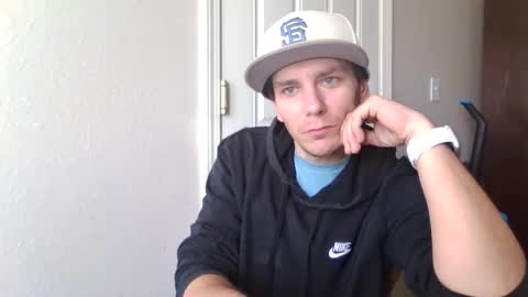 Snapshot of robwit8 chatting on 02/05/25, 05:09 Rob witha 8 online show from 02/05/25, 05:09