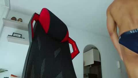 roby_millerr online show from 10/21/25, 03:35