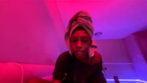 Snapshot of robynthegoddess chatting on 01/11/26, 02:00 robynthegoddess online show from 01/11/26, 02:00