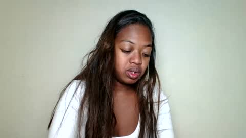 Snapshot of rochellinah chatting on 06/17/26, 03:35 rochellinah online show from 06/17/26, 03:35