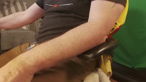 Snapshot of rockarit chatting on 12/31/24, 03:01 Rockarit online show from 12/31/24, 03:01