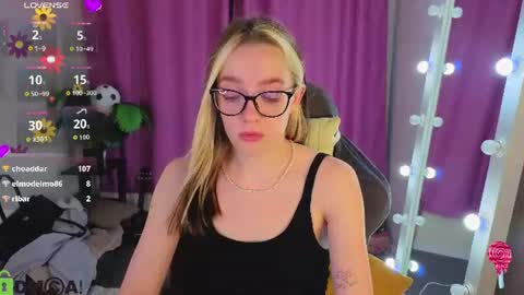 Snapshot of rockett_bunny chatting on 06/25/26, 05:12 Rockett online show from 06/25/26, 05:12