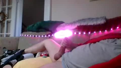 Snapshot of rockinghard7 chatting on 12/18/25, 07:20 cum mature edging daddy cock online show from 12/18/25, 07:20