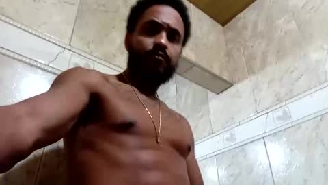 Snapshot of rockmaiaa chatting on 10/25/25, 01:35 rockmaiaa online show from 10/25/25, 01:35