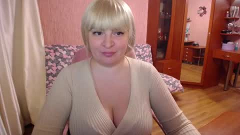 Snapshot of rocknlinxx chatting on 11/23/25, 02:06 Rocknlinxx online show from 11/23/25, 02:06