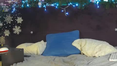 Snapshot of roddy_riss chatting on 12/24/24, 05:02 Roddy online show from 12/24/24, 05:02