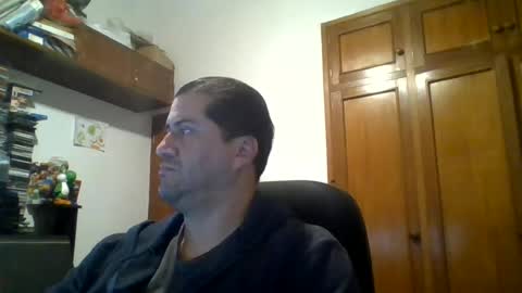 Snapshot of rodfer chatting on 06/19/26, 08:29 Rodfer online show from 06/19/26, 08:29