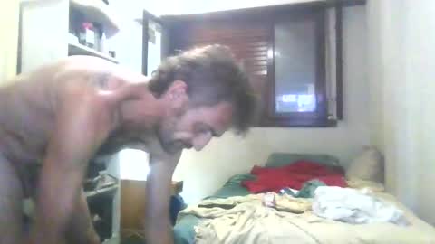 Snapshot of rodrigomolero1982 chatting on 03/13/26, 01:45 rodrigomolero1982 online show from 03/13/26, 01:45