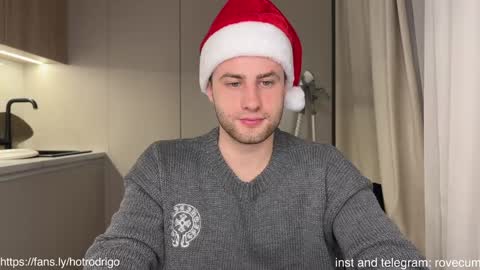 Snapshot of rodrigoveira chatting on 12/21/24, 10:40 Rodrigo online show from 12/21/24, 10:40