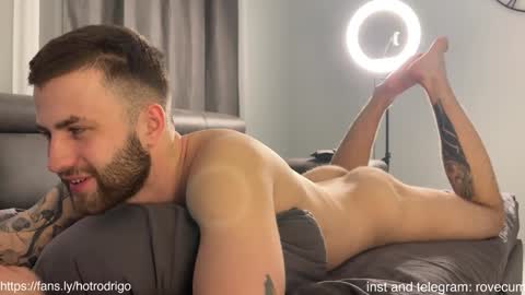 Snapshot of rodrigoveira chatting on 01/14/25, 05:23 Rodrigo online show from 01/14/25, 05:23