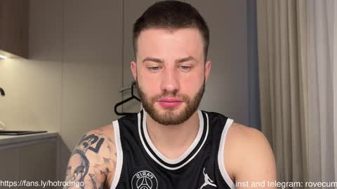 Snapshot of rodrigoveira chatting on 01/19/25, 11:12 Rodrigo online show from 01/19/25, 11:12