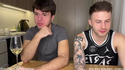 Snapshot of rodrigoveira chatting on 01/31/25, 04:48 Rodrigo online show from 01/31/25, 04:48
