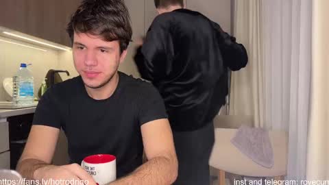 Snapshot of rodrigoveira chatting on 02/15/25, 06:12 Rodrigo online show from 02/15/25, 06:12
