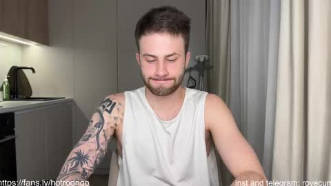 Snapshot of rodrigoveira chatting on 02/17/25, 12:43 Rodrigo online show from 02/17/25, 12:43