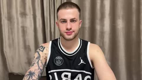 Snapshot of rodrigoveira chatting on 09/19/25, 10:21 Rodrigo online show from 09/19/25, 10:21