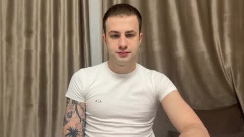 Snapshot of rodrigoveira chatting on 09/30/25, 04:12 Rodrigo online show from 09/30/25, 04:12
