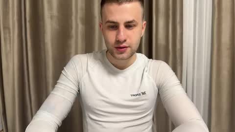 Snapshot of rodrigoveira chatting on 10/02/25, 07:54 Rodrigo online show from 10/02/25, 07:54
