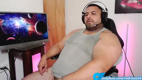 rodrixxx54 online show from 02/11/25, 11:54